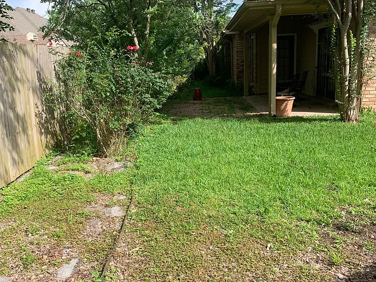 106 Burt Cir — Photo 27