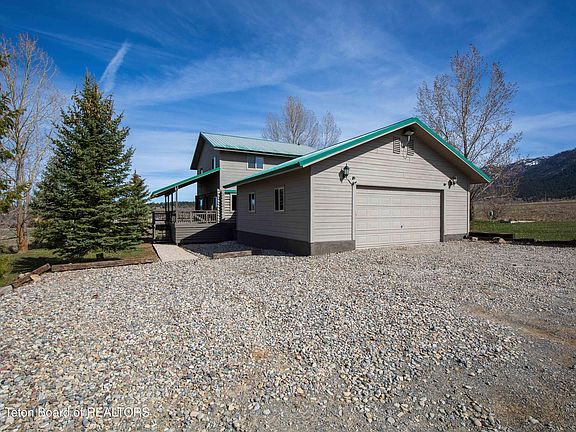 5th image of 898 Saddle Dr