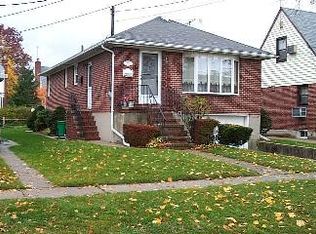 625 S 9th St, New Hyde Park, NY 11040