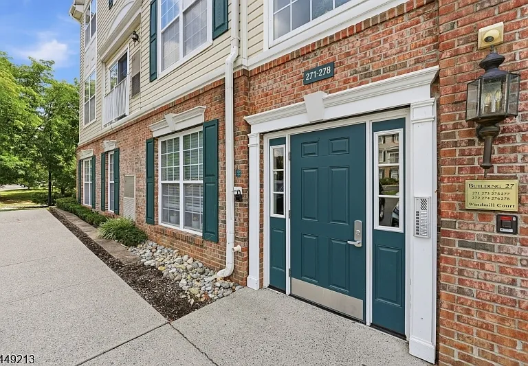 274 Windmill Ct — Photo 1