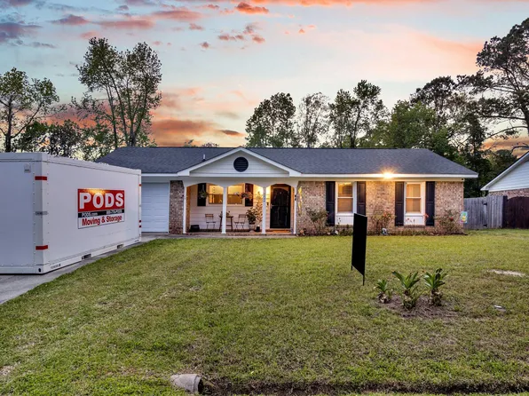 4984 Foxwood Dr, North Charleston, SC 29418