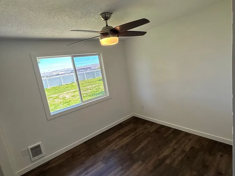 720 Kimberly Dr — Photo 17