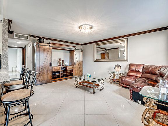 2nd image of 401 Burgundy I #401