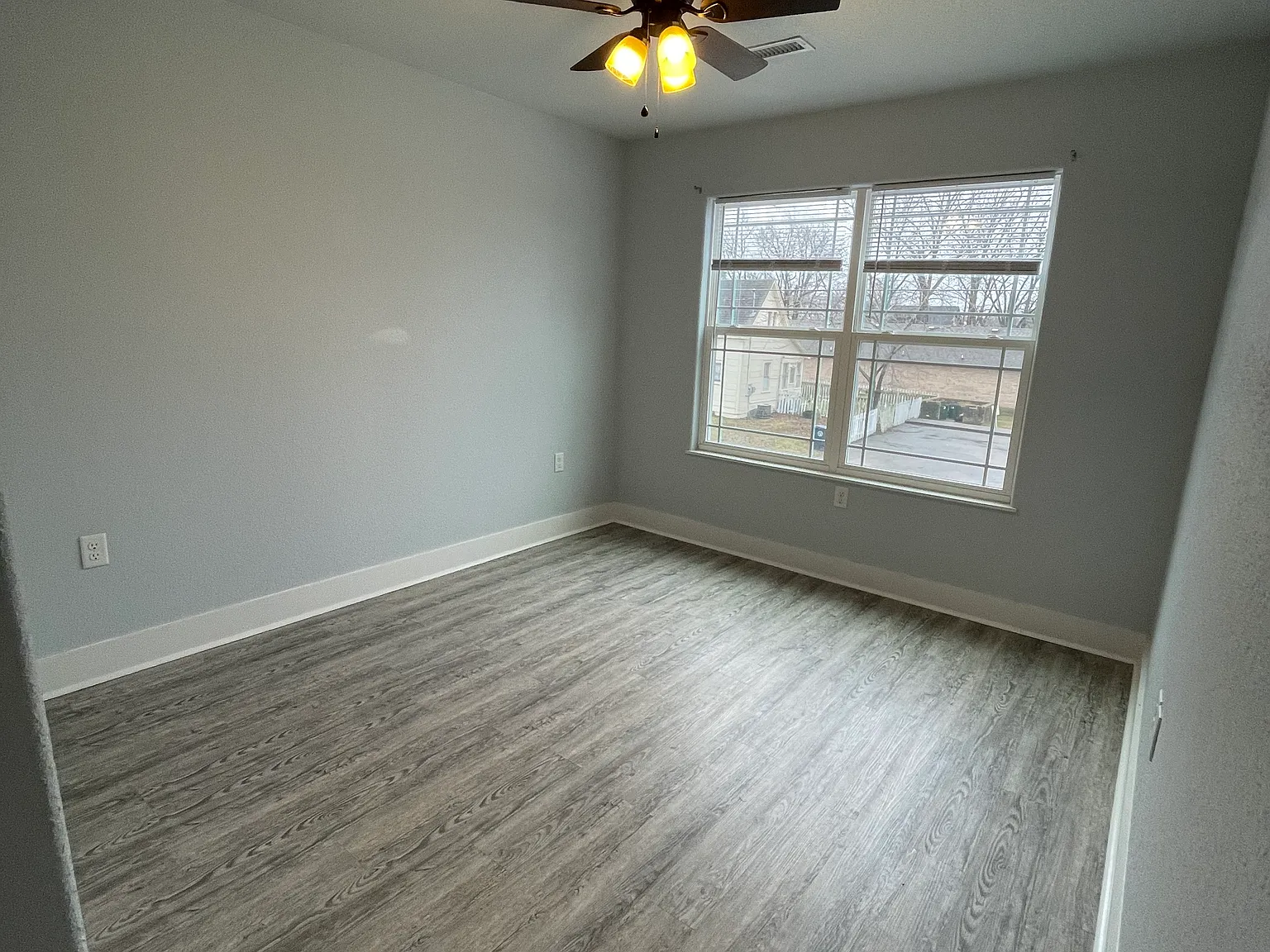 3 bed, 1100 sqft, $1,200 — Photo 3