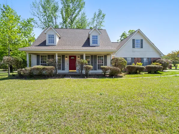 190 Lakeover Dr E, Columbus, MS 39702