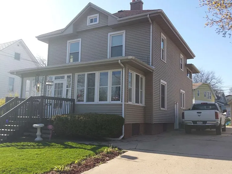 610 Riverside Dr — Photo 1