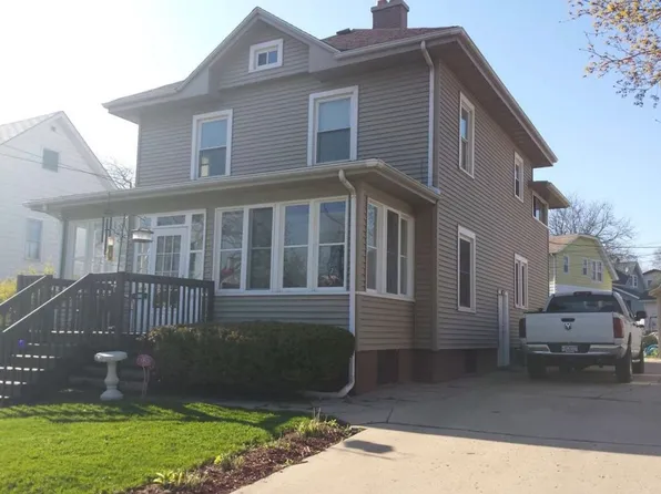 610 Riverside Dr, Fort Atkinson, WI 53538