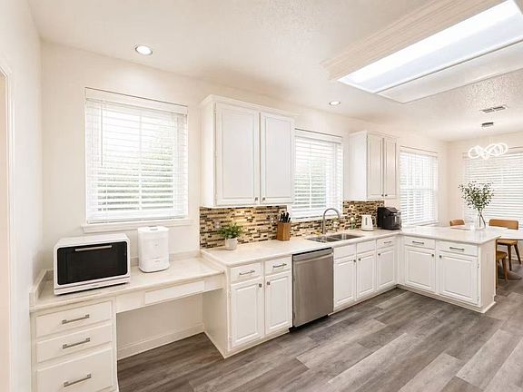 5th image of 4020 Oxlea Dr