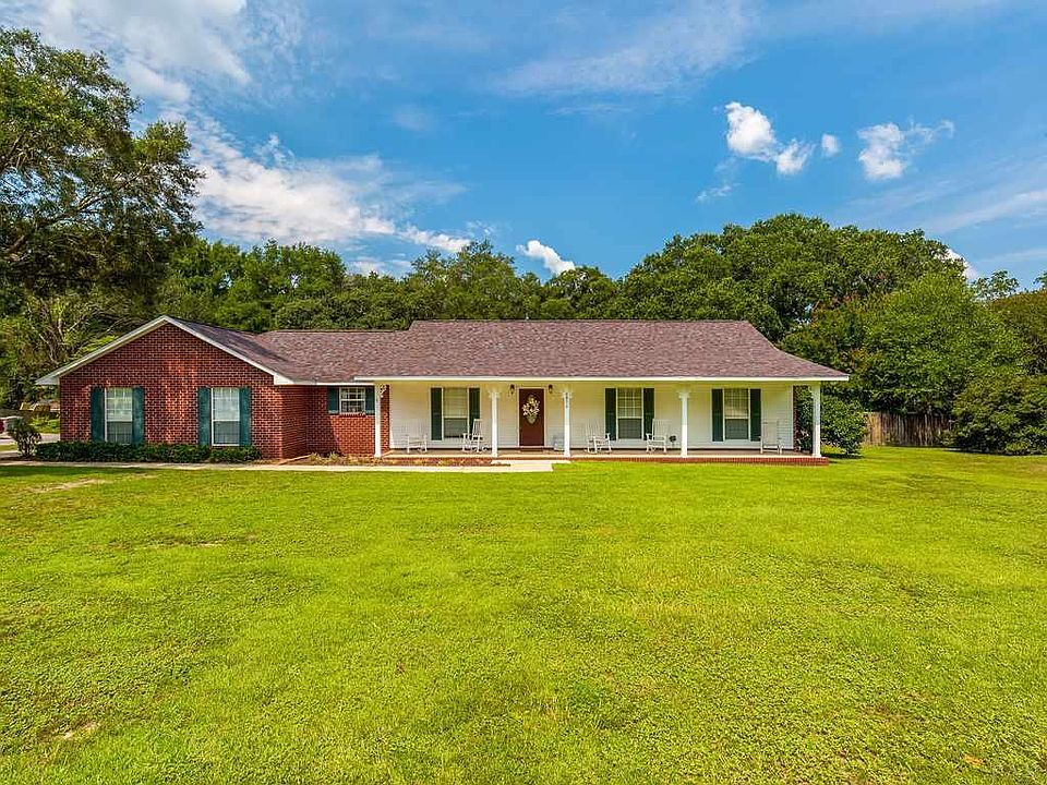 1st image of 6826 Cedar Lake Dr