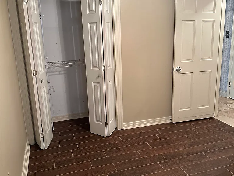 5 Texas Ave — Photo 25