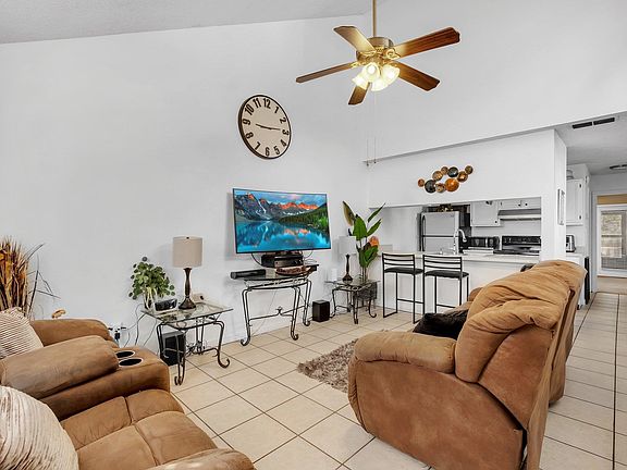 4th image of 2330B Brynmahr Dr #B
