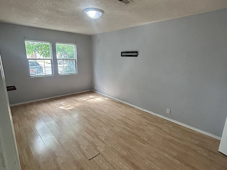 2134 N Minnesota Ave — Photo 7