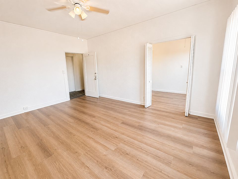 1st image of 213 S Jackson St #6