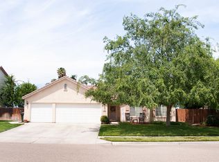792 Brentwood Dr, Lemoore, CA 93245