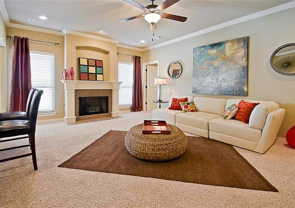 2nd image of 231 Napoli Ln