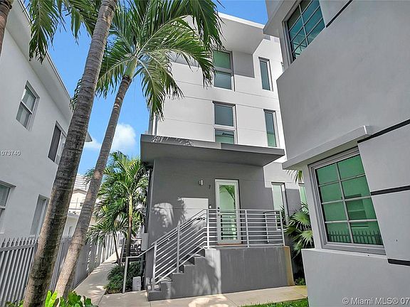 2nd image of 624 W Michigan Ave #8