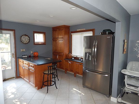 5th image of 973 Gardiner Dr
