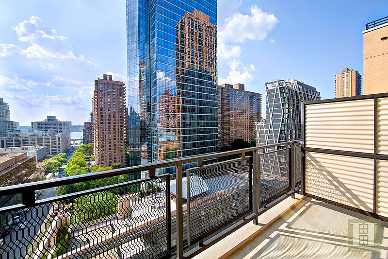 1st image of 165 W 66th St APT 16D