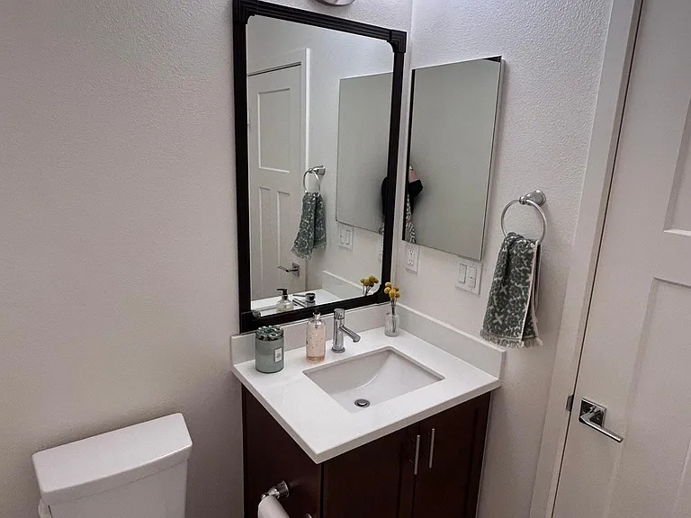 582 E Imperial Ave — Photo 6