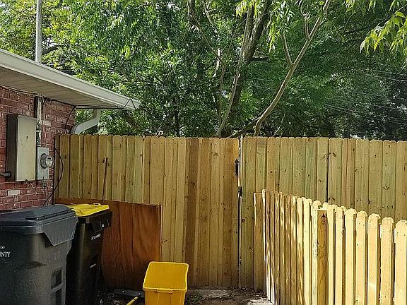Side Yard /Backyard Entry