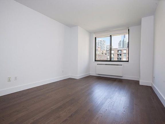 3rd image of 70 Battery Pl APT 221