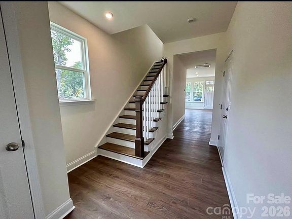 4th image of 1075 S Point Rd