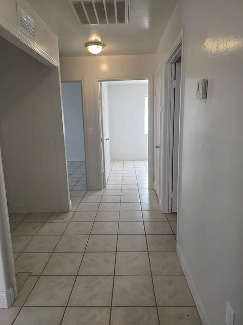 1110 Grace St. A-B — Photo 4