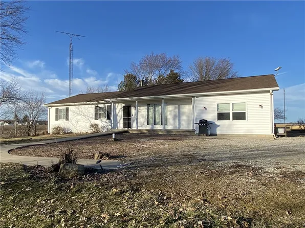 1038 County Road 550 N, Toledo, IL 62468