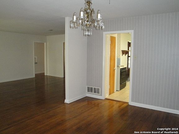 3rd image of 154 Cromwell Dr