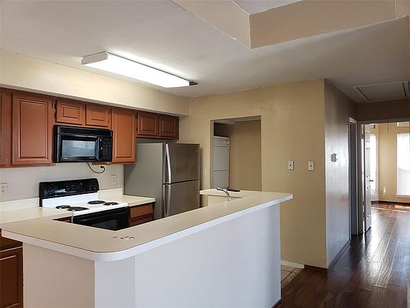 4th image of 3414 Country Club Dr W APT 231C