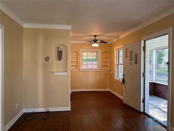 2nd image of 540 Pasadena Blvd