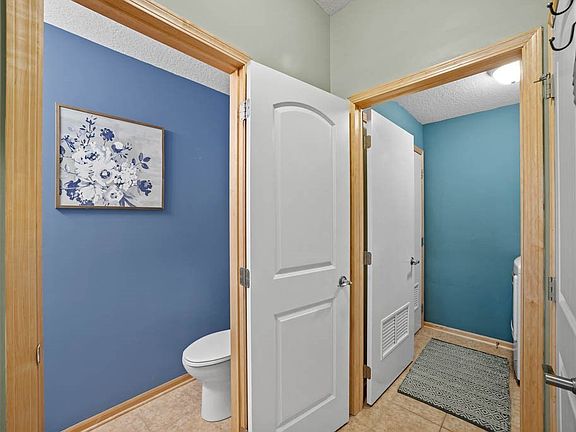 4th image of 2900 SE Glenstone Dr Unit 602
