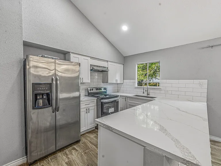 2911 Waypark Dr — Photo 12