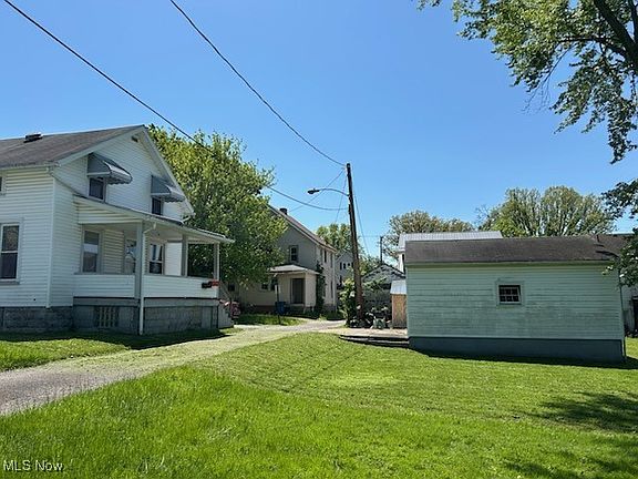 5th image of 324 Williams Ct