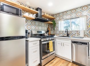 521 Woodsey Rd, Crestline, CA 92325