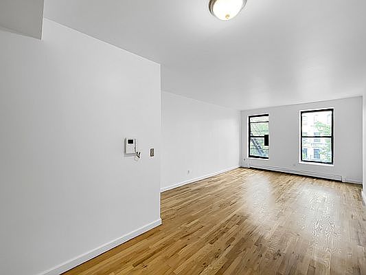 3rd image of 314 W 116th St #4B