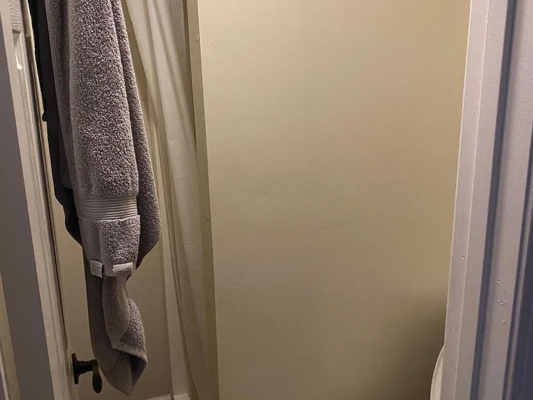 3/4 bath, ensuite to 3rd bedroom