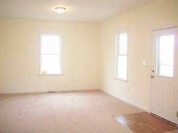 5th image of 206 Gilbert St