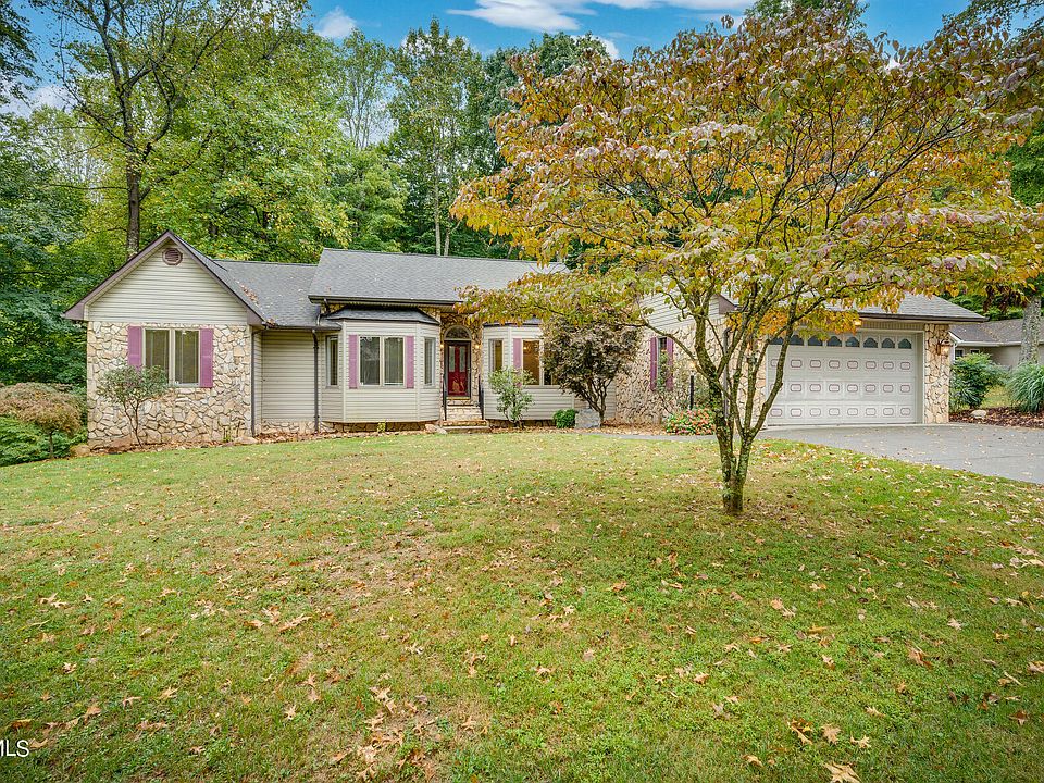 1st image of 111 Beech Brook Dr