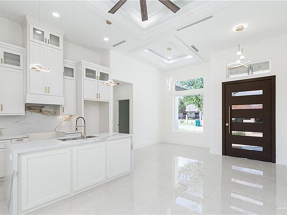 4th image of 1101 W Eagle Ave