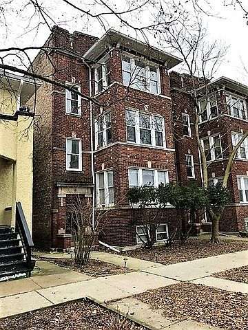 1st image of 3011 W Eastwood Ave