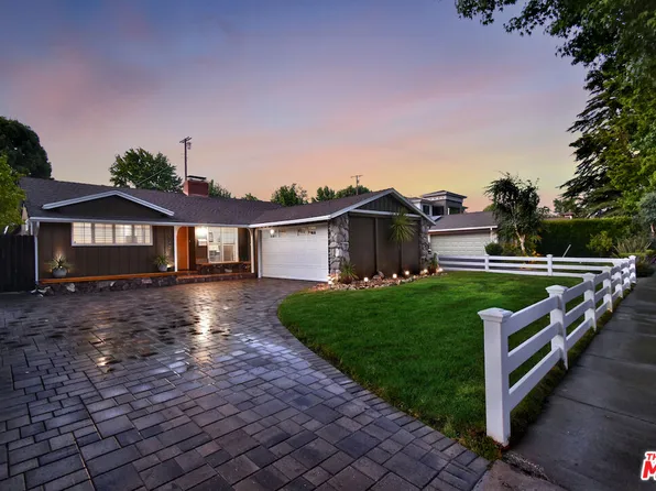 13145 Weddington St, Van Nuys, CA 91401