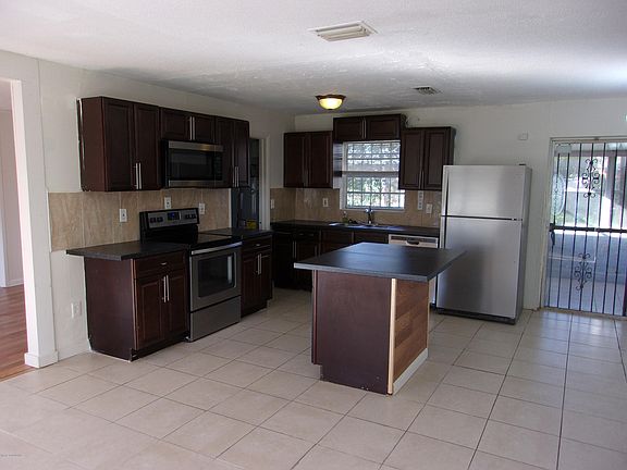 2nd image of 2120 Monticello Ct