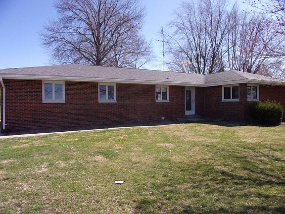 3rd image of 348 Bruce Dr