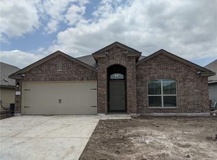 207 Nathaniel Dr, Taylor, TX 76574