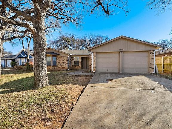 3rd image of 2509 Engleford Dr