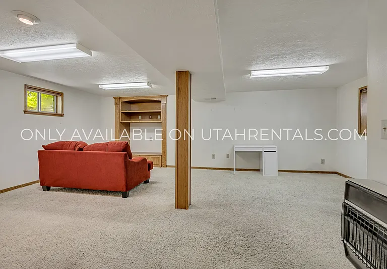 485 E 1150 N #4 — Photo 9