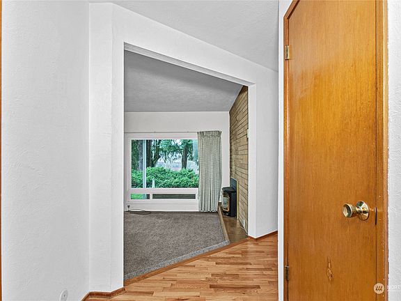 2nd image of 1011 Lake Terrace Drive SW
