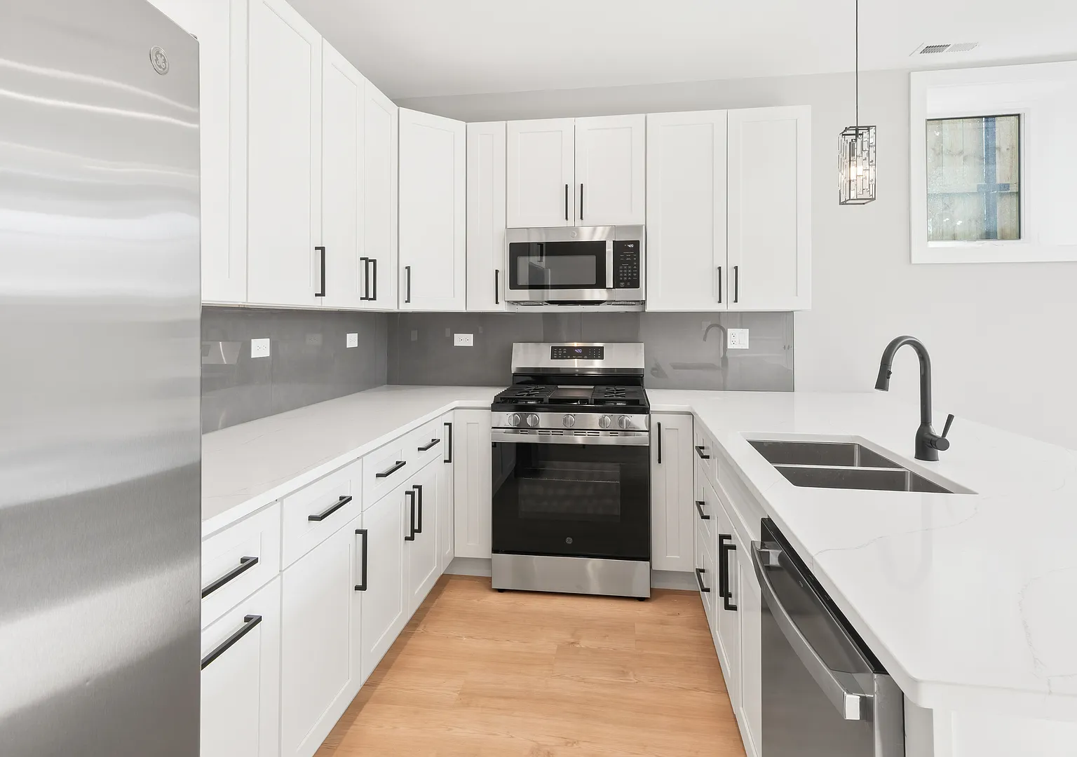 2 bed, $2,100 — Photo 4
