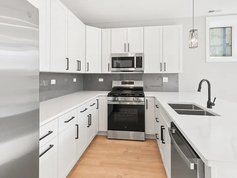 6639 S Langley Ave #1 — Photo 3